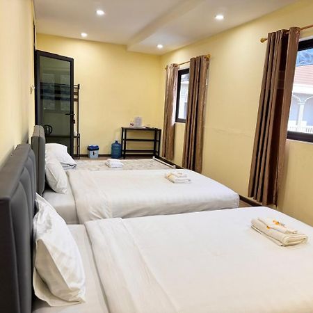 Yula Hotel Thatluang Vientiane Exteriör bild