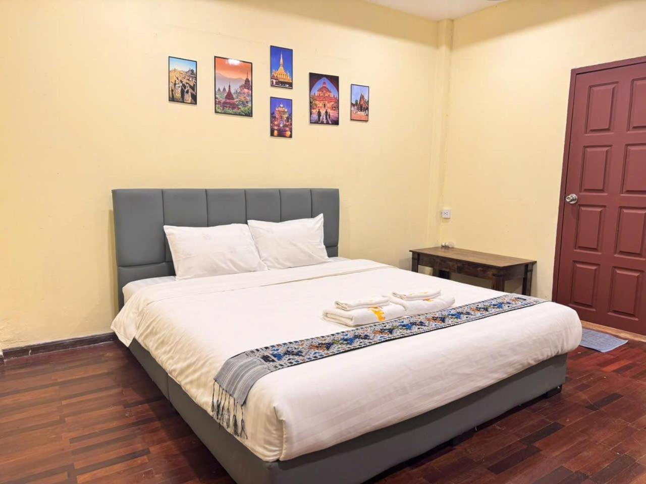 Yula Hotel Thatluang Vientiane Exteriör bild
