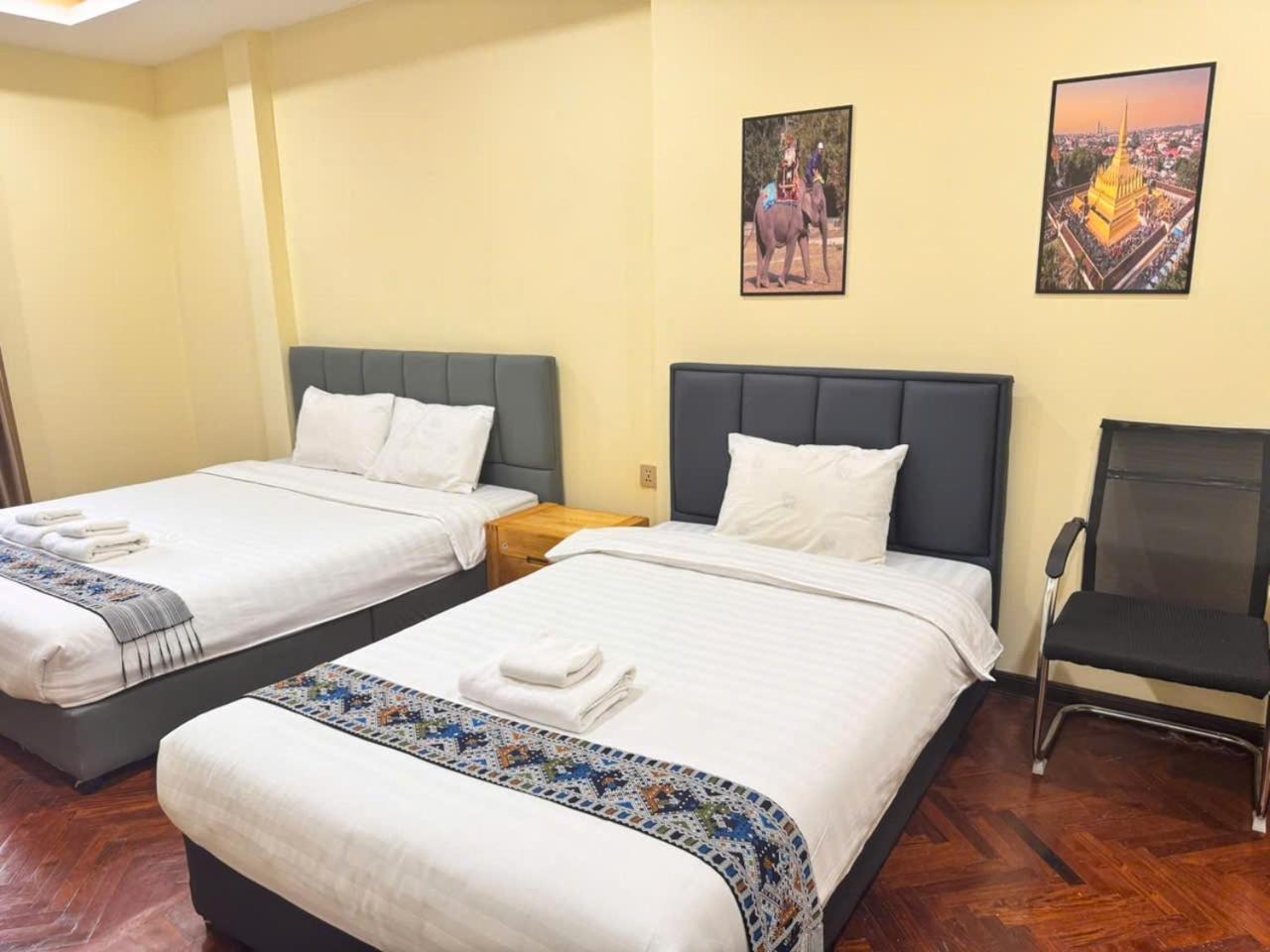 Yula Hotel Thatluang Vientiane Exteriör bild